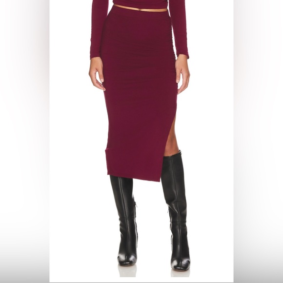 Revolve - Bobi Shirred Split Midi Skirt in Pinot - Picture 1 of 6